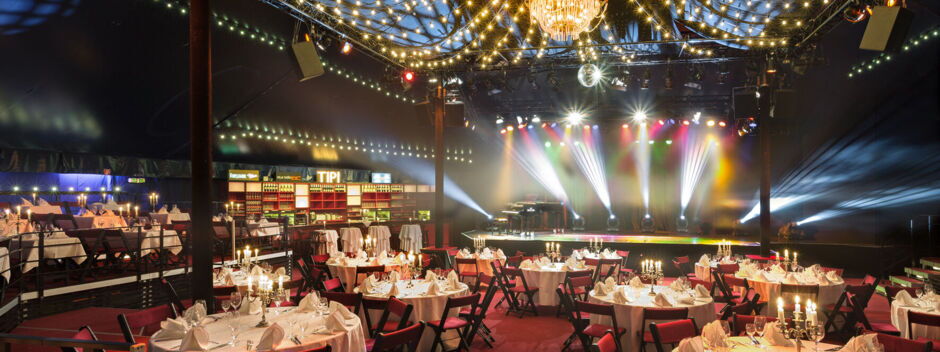 TIPI AM KANZLERAMT – Saal mit Gala-Menübestuhlung