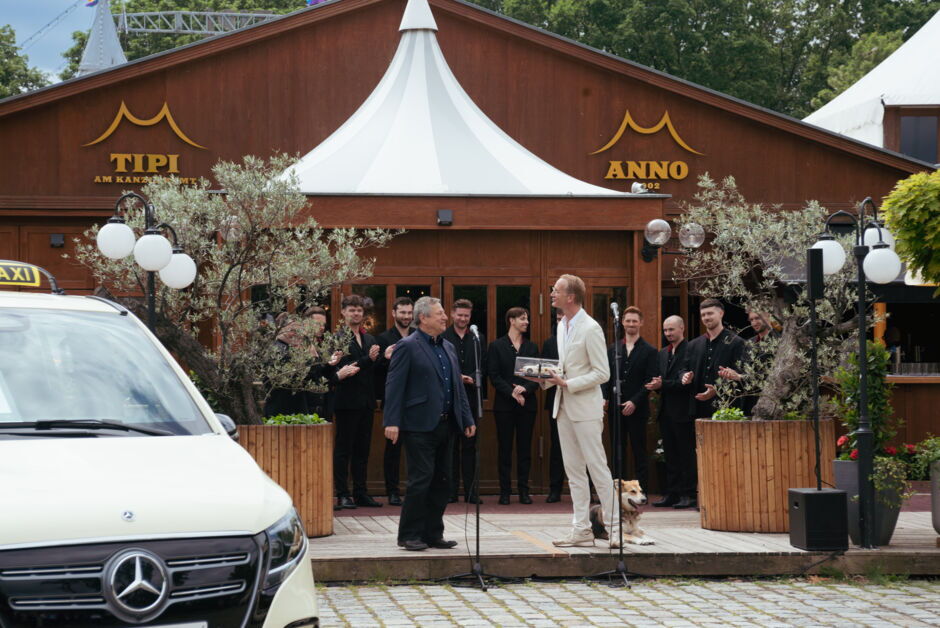 Taxitag im Tipi am Kanzleramt am 1. Juni 2026: The 12 Tenors mit Eric Schmidt-Mohan (rechts) und Hermann Waldner (links)