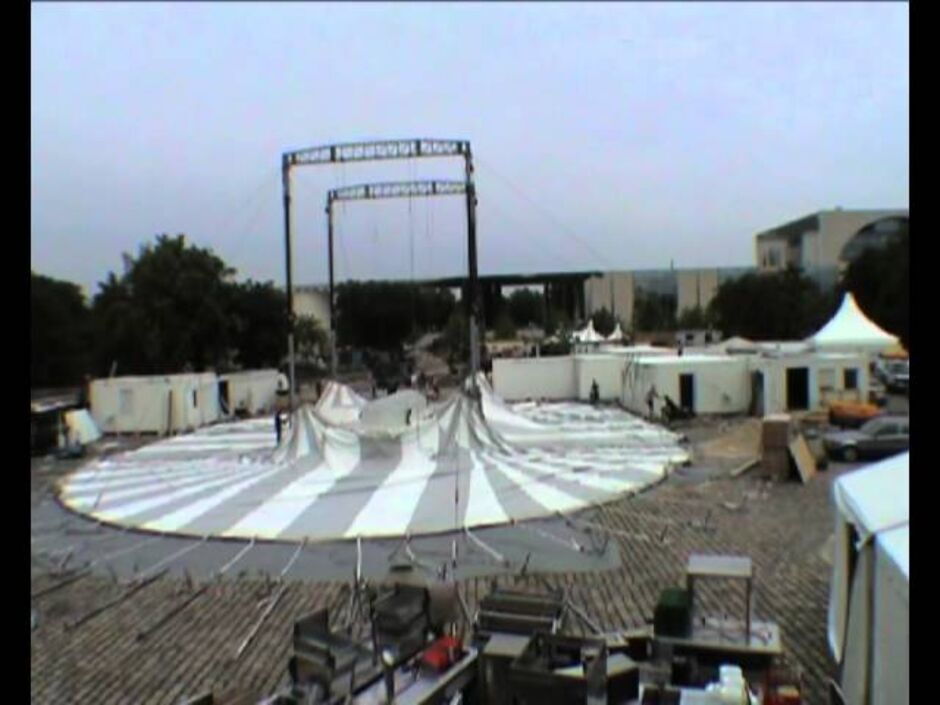 Das TIPI AM KANZLERAMT Berlin wird "verrückt"
