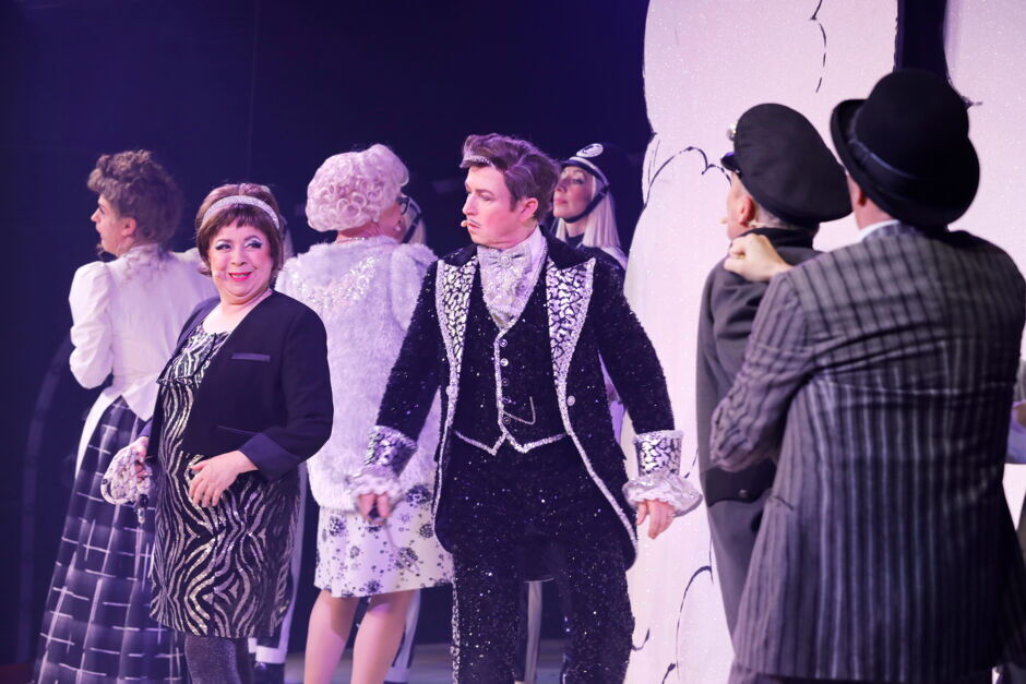 Franziska Traub und Tobias Bonn (vorne)