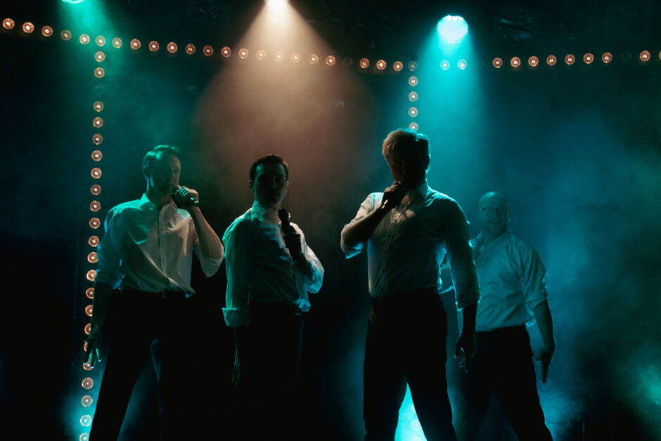Oh What A Night! - Christopher Bolam, Niccoló Maccaferri, Daniel Johnson, Rafael Albert, v.l.