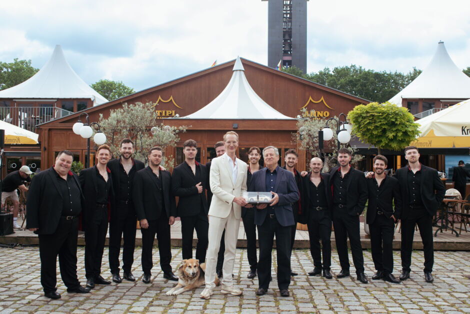 Taxitag im Tipi am Kanzleramt am 1. Juni 2026: The 12 Tenors mit Eric Schmidt-Mohan (rechts) und Hermann Waldner (links)